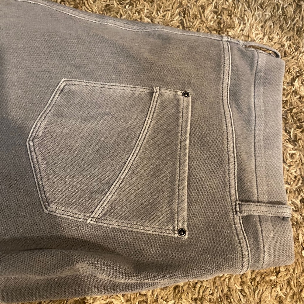 Grey jeggings